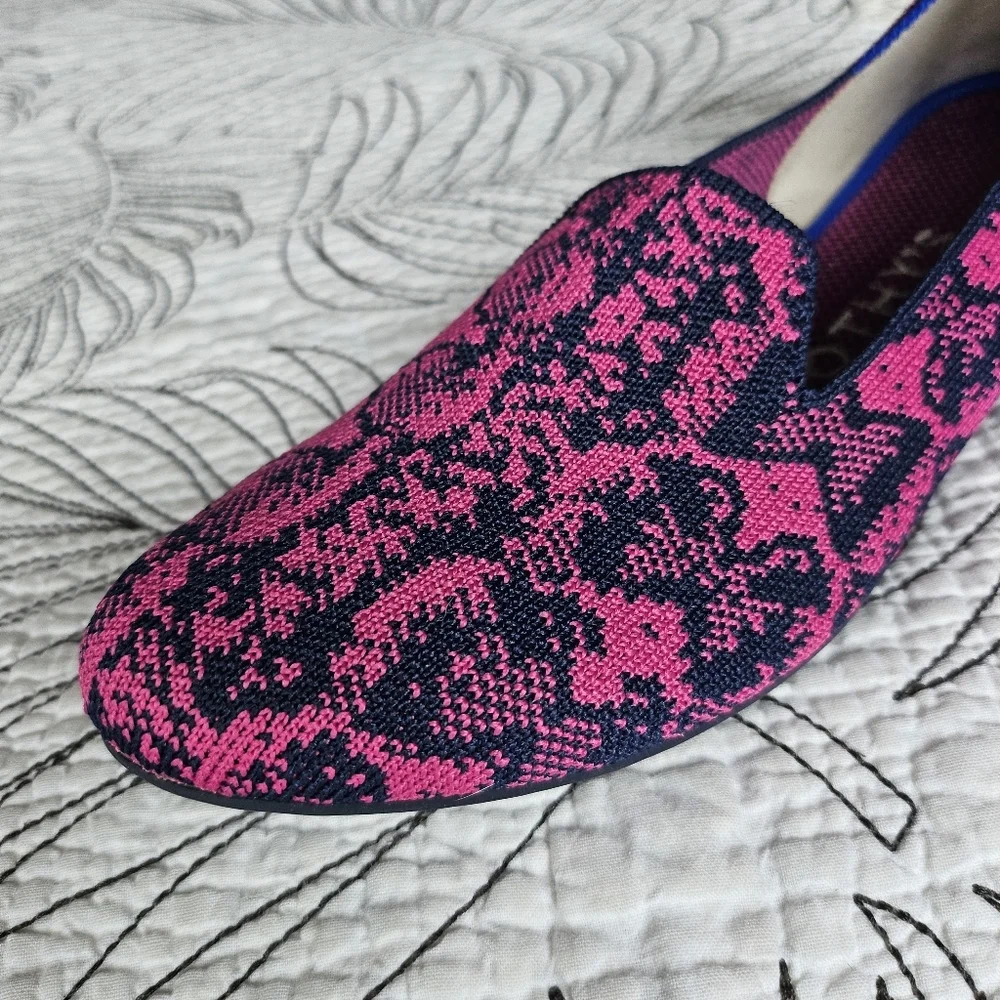 EUC RETIRED Rothy’s The Loafer Snake Fuschia Navy Women 6.5
